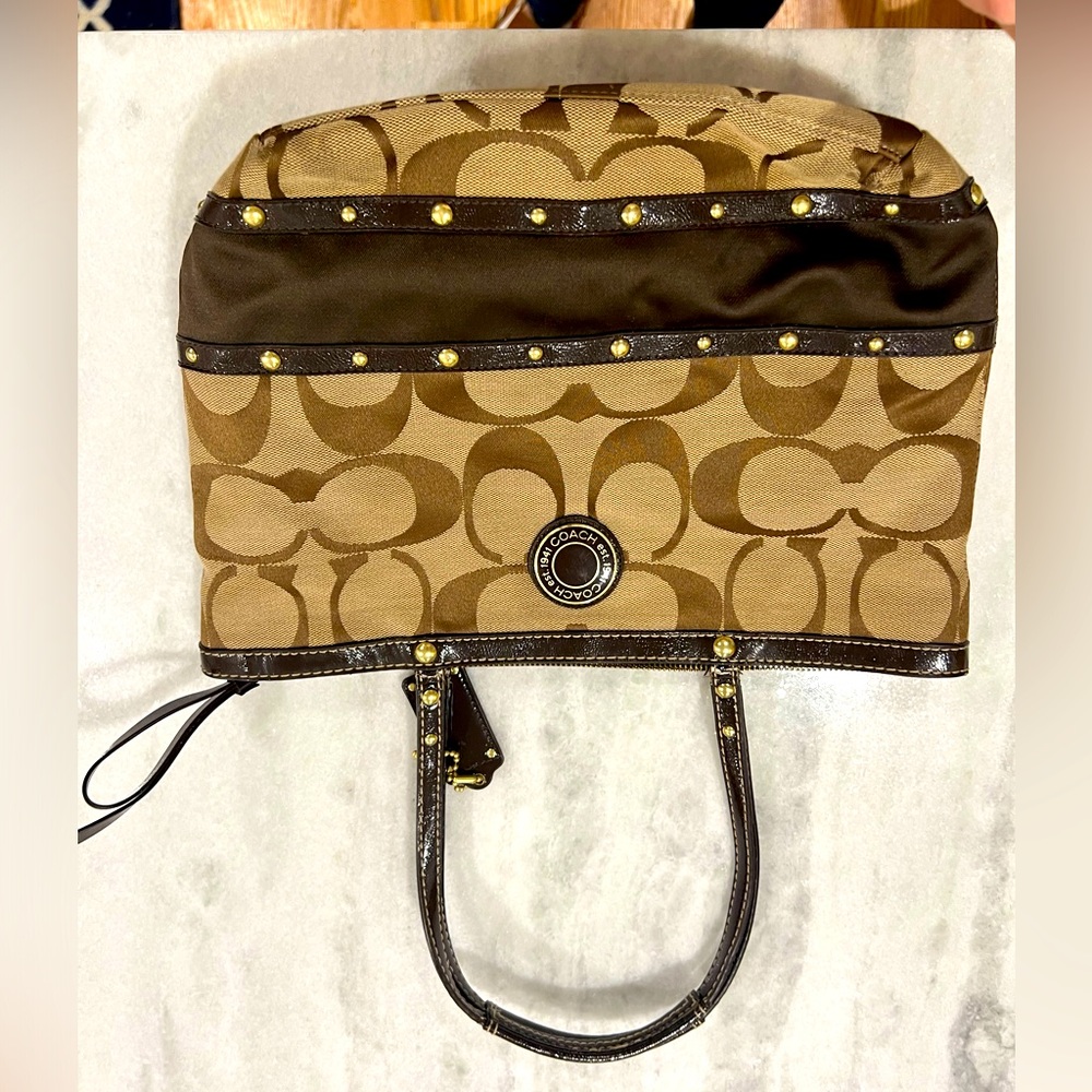 Coach signature stripped studded sateen tote no f20014.